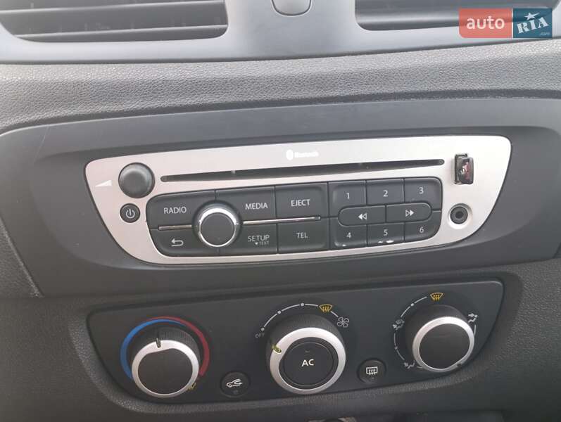 Минивэн Renault Scenic 2012 в Староконстантинове