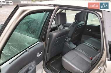 Минивэн Renault Scenic 2009 в 