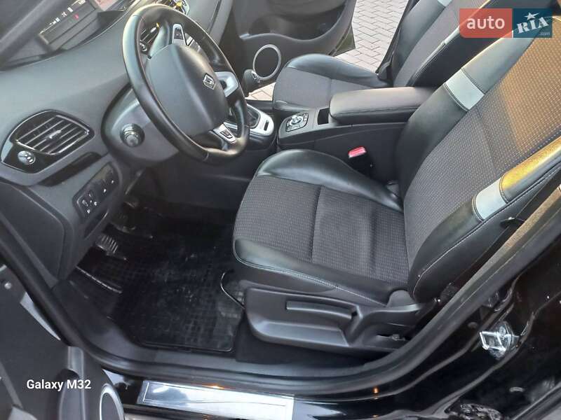 Мінівен Renault Scenic 2012 в Ковелі