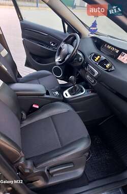 Минивэн Renault Scenic 2012 в 
