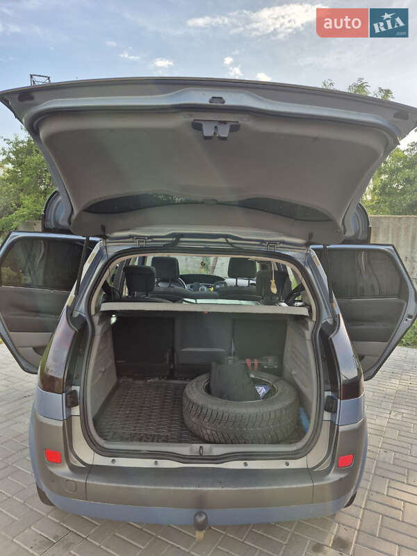 Мінівен Renault Scenic 2004 в Харкові