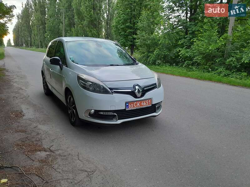 Минивэн Renault Scenic 2015 в 