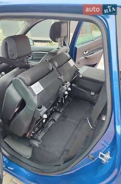 Минивэн Renault Scenic 2011 в 