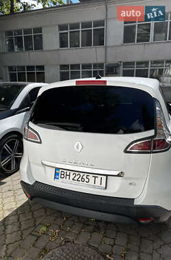 Минивэн Renault Scenic 2012 в 