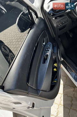 Минивэн Renault Scenic 2012 в 