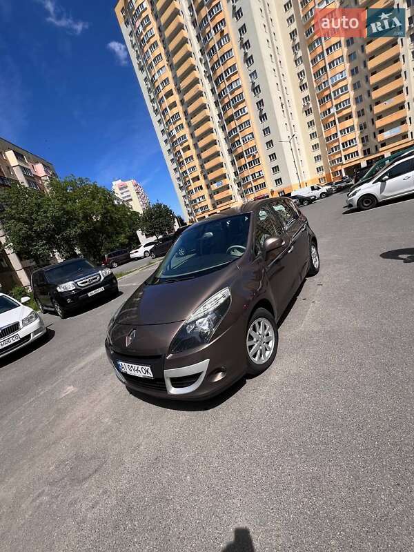 Минивэн Renault Scenic 2009 в Броварах