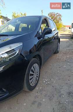 Минивэн Renault Scenic 2013 в 