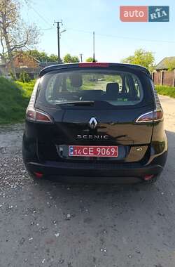 Минивэн Renault Scenic 2013 в 