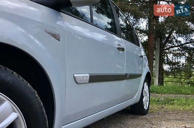Мінівен Renault Scenic 2003 в 