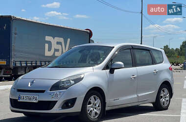 Мінівен Renault Scenic 2011 в 