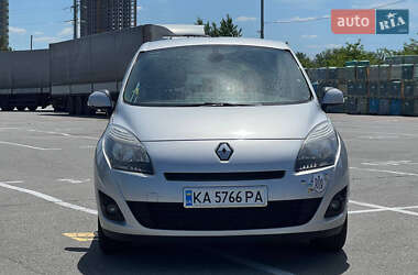 Мінівен Renault Scenic 2011 в 