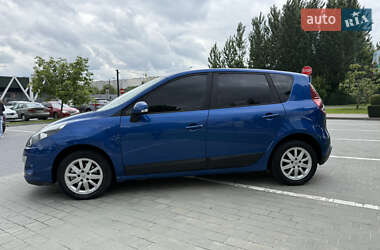 Минивэн Renault Scenic 2010 в 