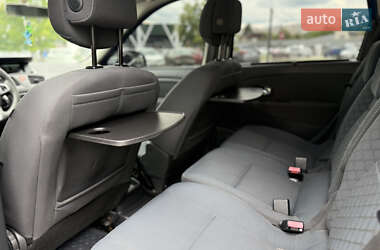 Минивэн Renault Scenic 2010 в 