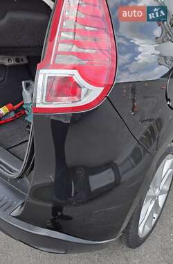 Минивэн Renault Scenic 2009 в 