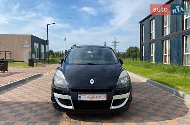Минивэн Renault Scenic 2011 в 