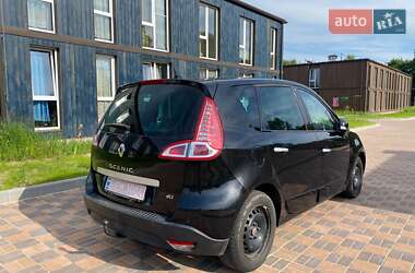 Минивэн Renault Scenic 2011 в 
