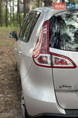 Минивэн Renault Scenic 2010 в 