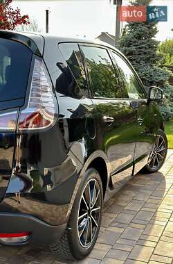 Минивэн Renault Scenic 2012 в 