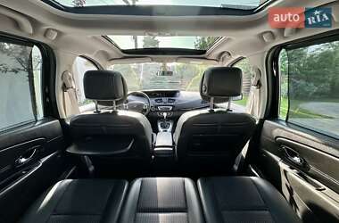 Минивэн Renault Scenic 2012 в 