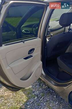 Мінівен Renault Scenic 2012 в 