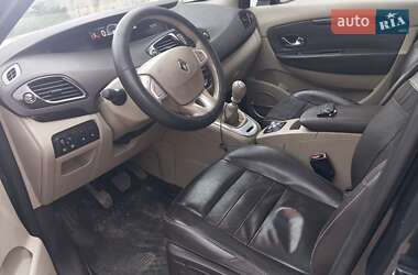 Минивэн Renault Scenic 2011 в 