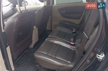 Минивэн Renault Scenic 2011 в 