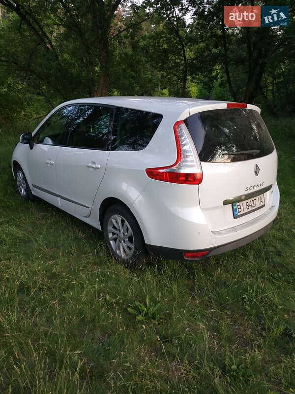 Минивэн Renault Scenic 2013 в Гадяче