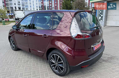 Минивэн Renault Scenic 2013 в 