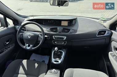 Мінівен Renault Scenic 2015 в 