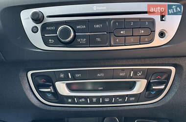 Мінівен Renault Scenic 2015 в 