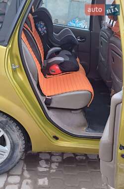 Минивэн Renault Scenic 2005 в 