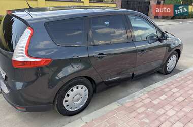 Мінівен Renault Scenic 2011 в 