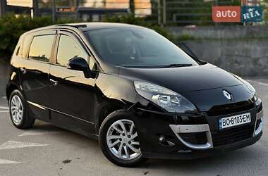 Минивэн Renault Scenic 2011 в 