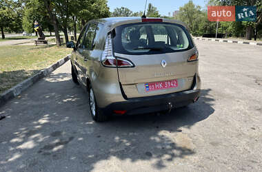 Минивэн Renault Scenic 2013 в 