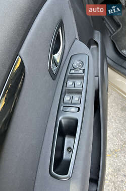 Минивэн Renault Scenic 2013 в 