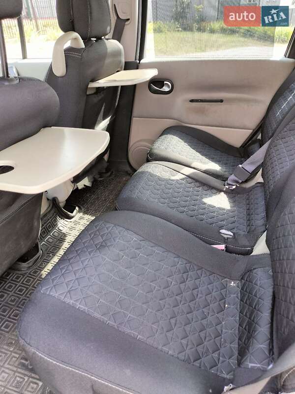 Мінівен Renault Scenic 2006 в Хмельницькому