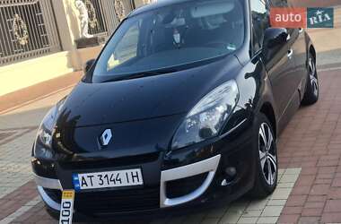 Минивэн Renault Scenic 2011 в 