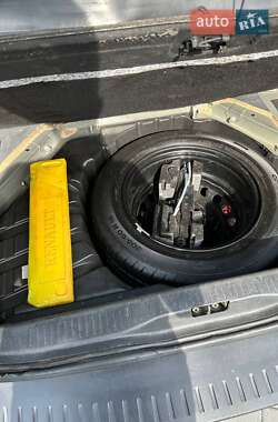 Минивэн Renault Scenic 2011 в 