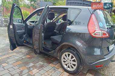 Минивэн Renault Scenic 2010 в 
