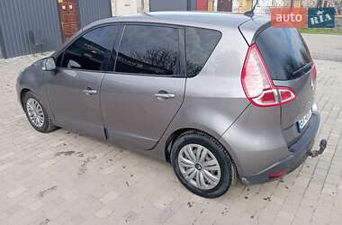 Минивэн Renault Scenic 2010 в 