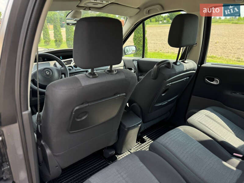 Минивэн Renault Scenic 2008 в Ровно