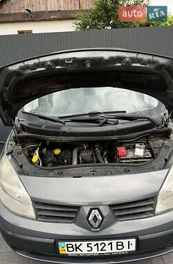 Минивэн Renault Scenic 2006 в 