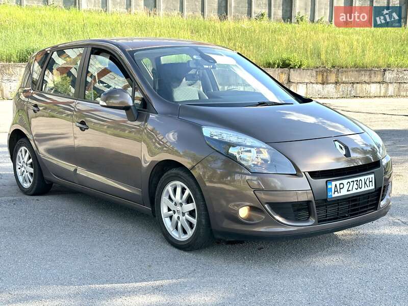 Мінівен Renault Scenic 2010 в Запоріжжі