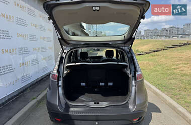 Минивэн Renault Scenic 2012 в 