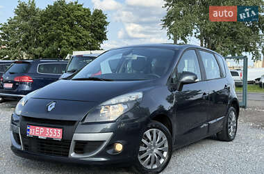 Минивэн Renault Scenic 2011 в 