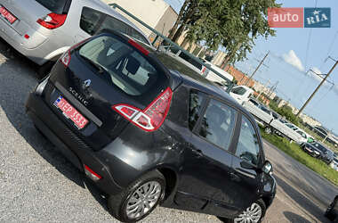 Минивэн Renault Scenic 2011 в 