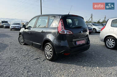 Минивэн Renault Scenic 2011 в 