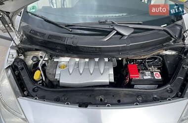 Минивэн Renault Scenic 2005 в 