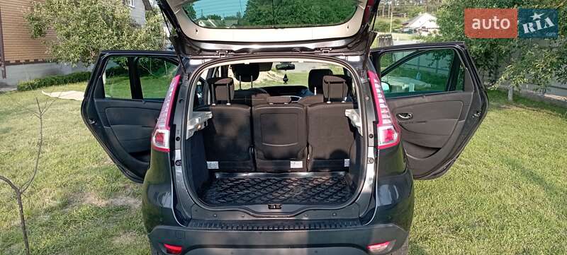 Минивэн Renault Scenic 2010 в Вараше