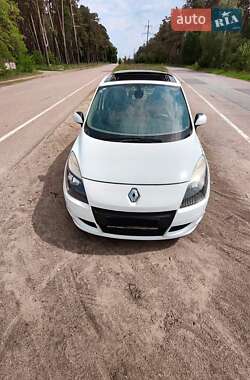 Минивэн Renault Scenic 2010 в 